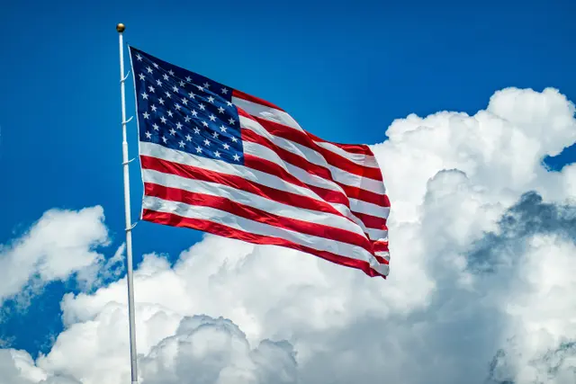 Sejarah, Identitas, dan Perdebatan di Amerika