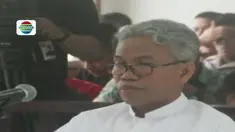 Dalam sidang yang digelar secara terbuka, jaksa penuntut umum mendakwa Buni Yani dengan dua pasal.