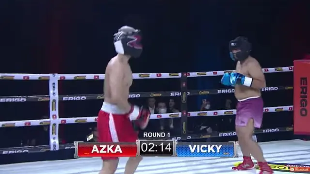 Menang, Ini 6 Potret Pertandingan Tinju Azka Corbuzier Melawan Vicky Prasetyo