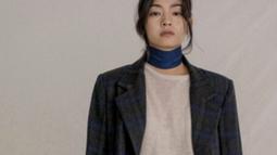 Meski tak banyak informasi mengenai Hwang Ji Min selain fakta bahwa dia adalah seorang model, perhatian publik justru tertuju pada hal lain. Sebuah unggahan di komunitas online baru-baru ini menampilkan foto-foto Hwang Ji Min, yang membuat banyak orang takjub dengan kemiripannya dengan anggota BTS tersebut. (Liputan6.com/theqoo/Koreaboo)