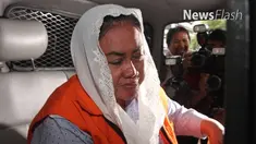  Penyidik Komisi Pemberantasan Korupsi (KPK) kembali memerika Bupati Klaten Sri Hartini. Pemeriksaan ini terkait kasus dugaan suap jual beli jabatan di Pemerintah Kabupaten Klaten, Jawa Tengah.