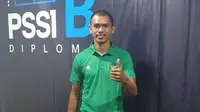 Bek Persipura Jayapura, Ricardo Salampessy, ketika mengikuti kursus lisensi B AFC. (Bola.com/Nandang Permana)