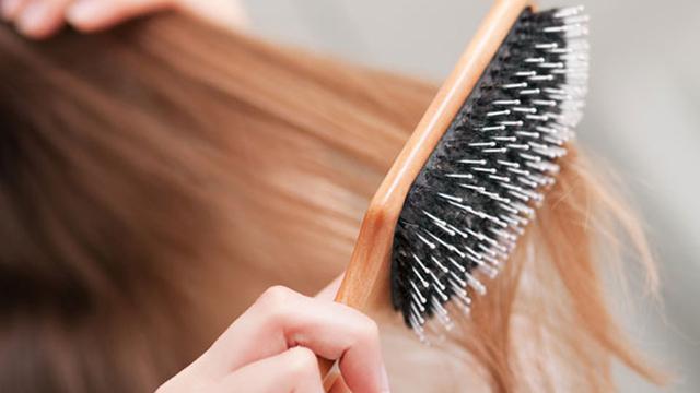 10 Cara  Cepat Memanjangkan Rambut  secara Alami dalam  1  