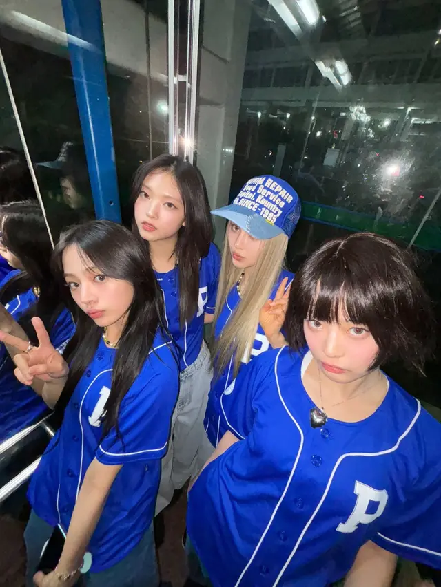 NewJeans (X/NewJeans_twt)