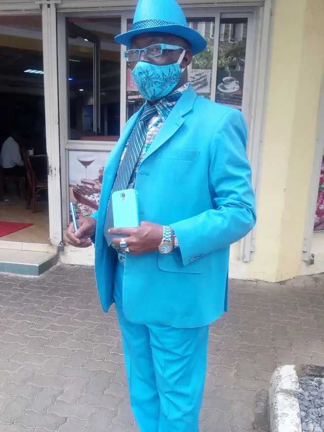 Pria Ini Dapat Julukan Paling Stylish di Afrika, 7 Gayanya Curi Perhatian