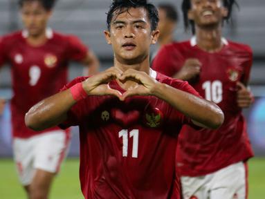Timnas Indonesia meraih kemenangan telak 4-1 atas Timor Leste usai tertinggal 0-1 terlebih dahulu dalam pertemuan pertama laga uji coba FIFA Matchday di Stadion Kapten I Wayan Dipta Gianyar, Bali, Kamis (27/1/2022). (Bola.com/Maheswara Putra)