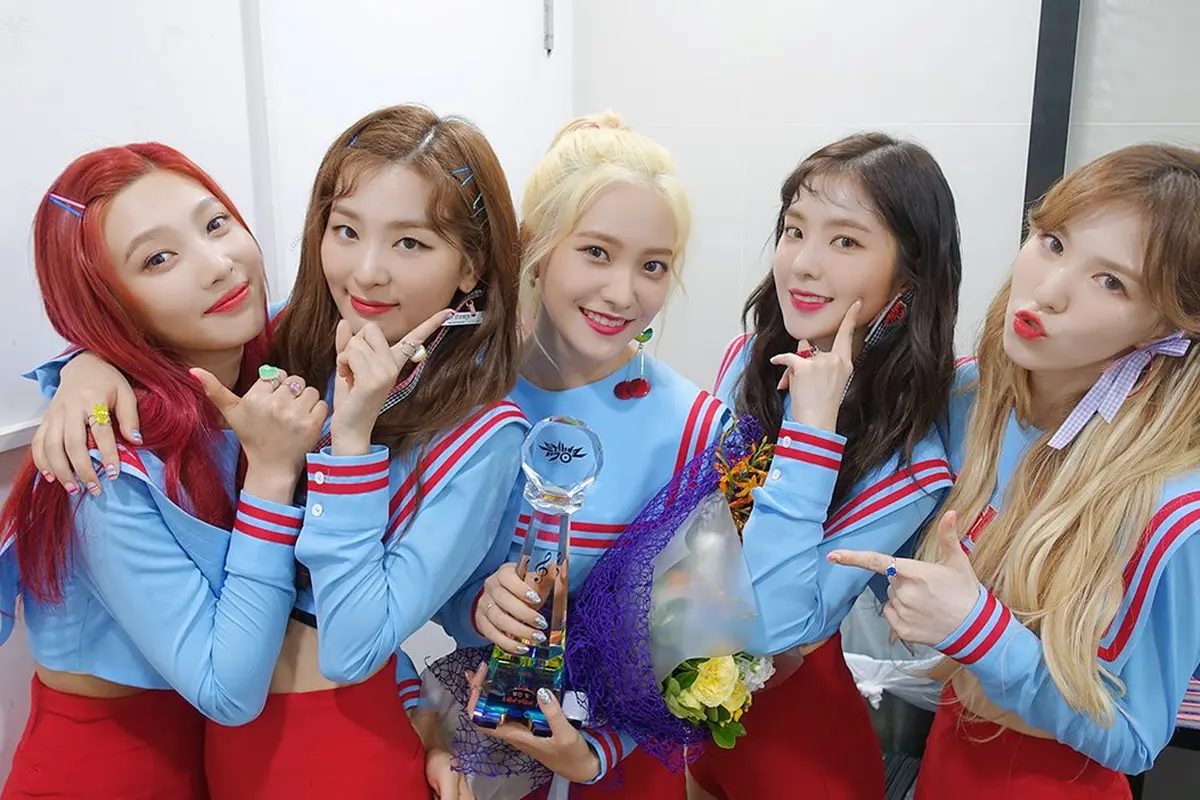 [Bintang] Red Velvet Kembali Mendominasi Lewat Red Flavor