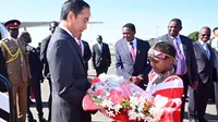 Presiden Jokowi saat tiba di Kenya, Minggu (20/8/2023). (Muchlis Jr - Biro Pers Sekretariat Presiden)
