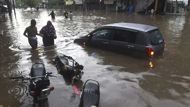 Banjir Bandang Tewaskan Puluhan Orang di Pakistan