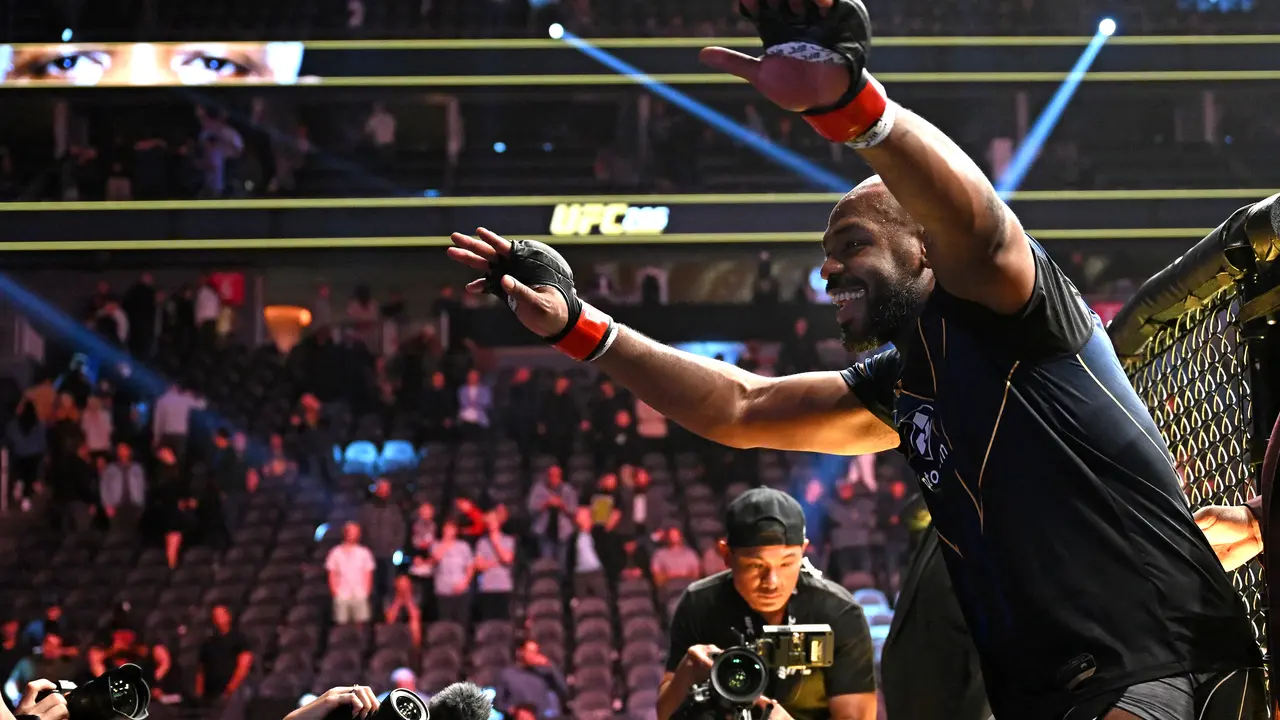 Jon Jones Menang Mudah Lawan Ciryl Gane di UFC 285