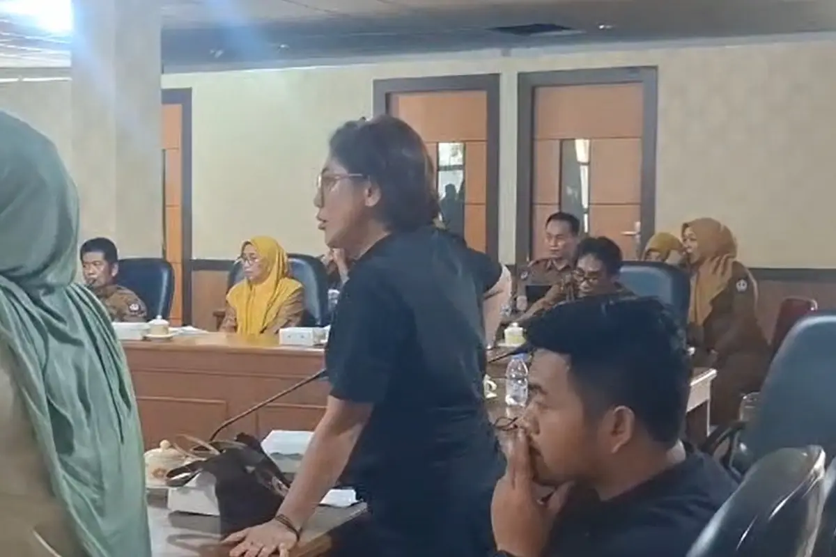 Rapat DPRD Bone ricuh