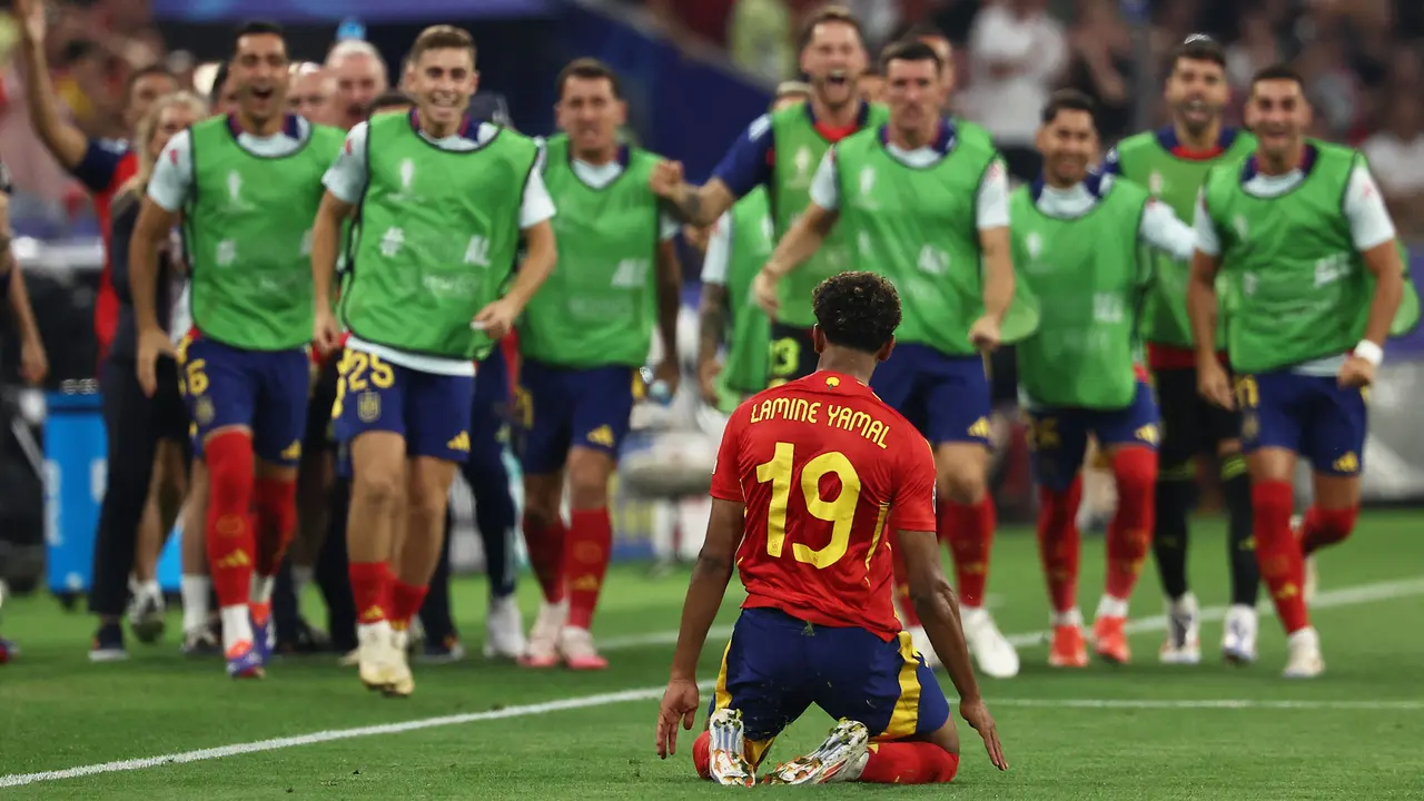 Foto: Melihat Gol Cantik Lamine Yamal yang Sukses Pecahkan Rekor Sekaligus Antarkan Spanyol ke Final