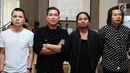 Armada Band berpose usai launcing album baru bertajuk Maju Terus Pantang Mundur di Jakarta, Jumat (28/7). Album ini merupakan album ke 5 yang terdapat lagu Asal Kau Bahagia yang banyak disambut oleh masyarakat. (Liputan6.com/Herman Zakharia)