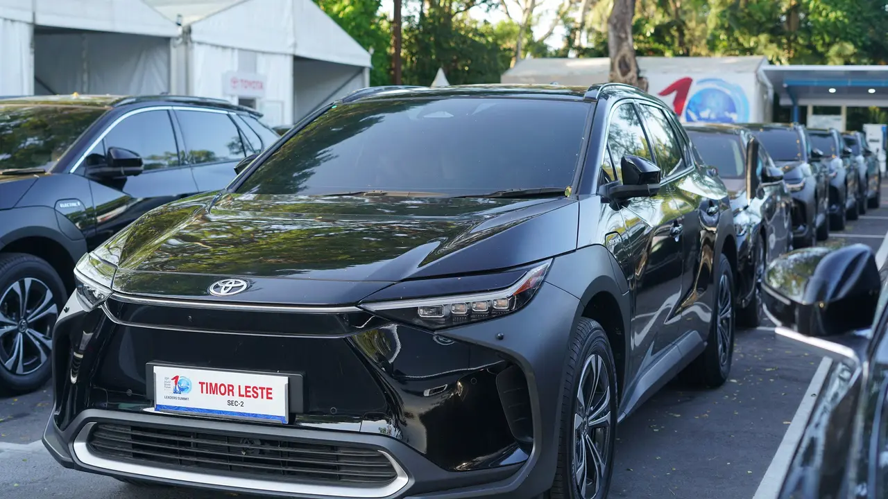 Toyota Serahkan 130 Unit bZ4X Dukung World Water Forum 2024 di Bali (ist)