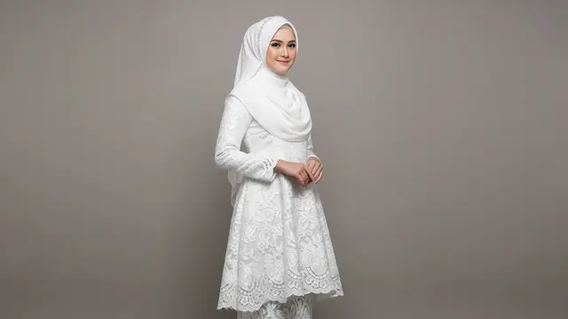 Model Baju Bridesmaid Brokat Hijab/ Ilustrasi AI