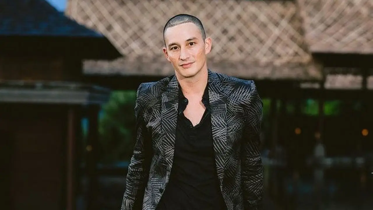 [Fimela] Mike Lewis