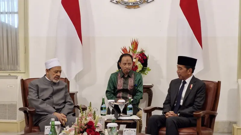 Presiden Jokowi menerima kunjungan Grand Syekh Al-Azhar, Imam Akbar Ahmed Al Tayeb di Istana Merdeka, Jakarta, Selasa (9/7/2024).