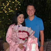 Titi Kamal Rayakan Ulang Tahun ke-44. [@eva_anindita_zachrie]