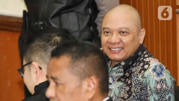 Diketahui, dalam kasus ini Teddy Minahasa diyakini sengaja mengganti barang bukti narkoba yang ditindaknya dengan tawas untuk dijual kembali untuk keuntungan pribadi. (Liputan6.com/Herman Zakharia)