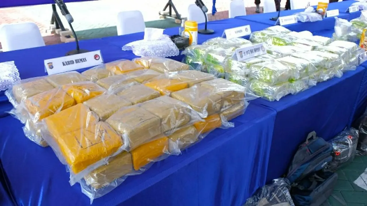 Ratusan kilogram narkoba jenis sabu dari Malaysia yang masuk ke Riau.