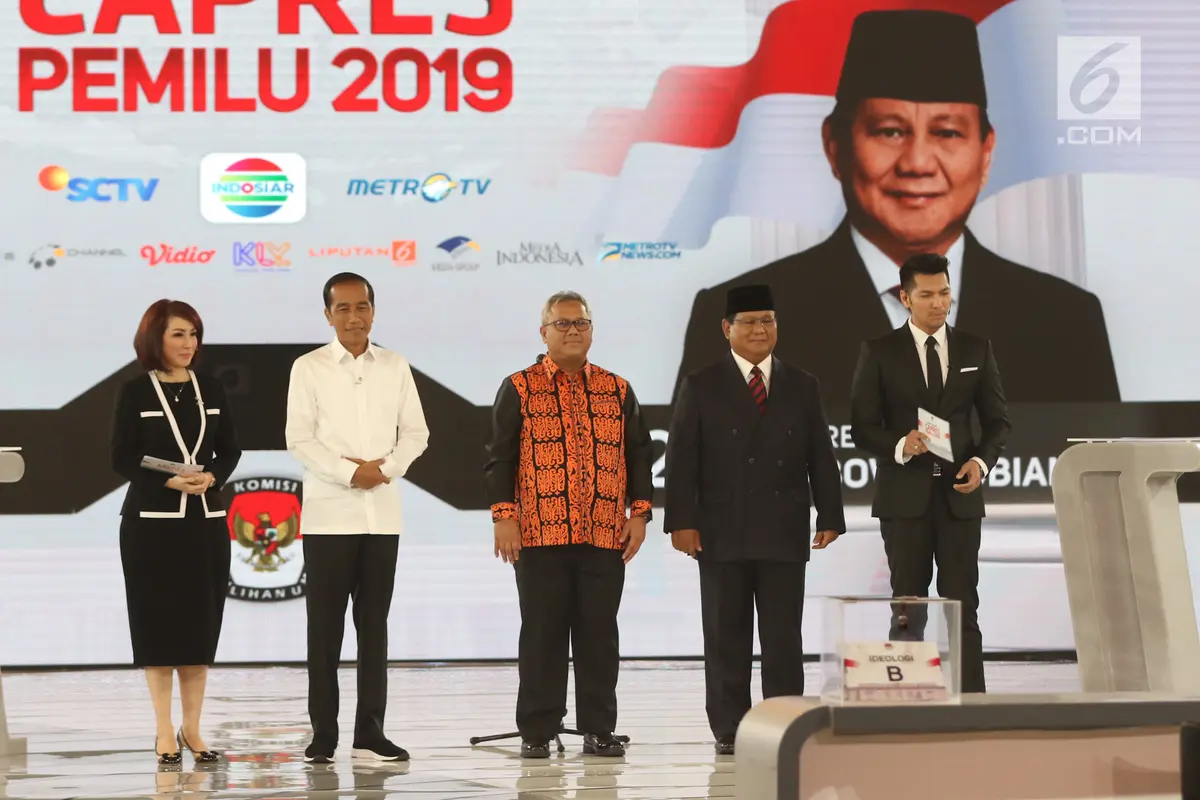Kehangatan Jokowi - Prabowo Awali Debat Keempat Pilpres 2019
