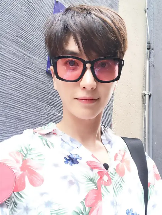 Selain itu, ia mengaku jika pernah mengalami depresi. Ia menjelaskan bahwa depresi membuatnya sulit untuk bernapas dan ingin mengakhiri hidup. (foto: instagram.com/xxteukxx)