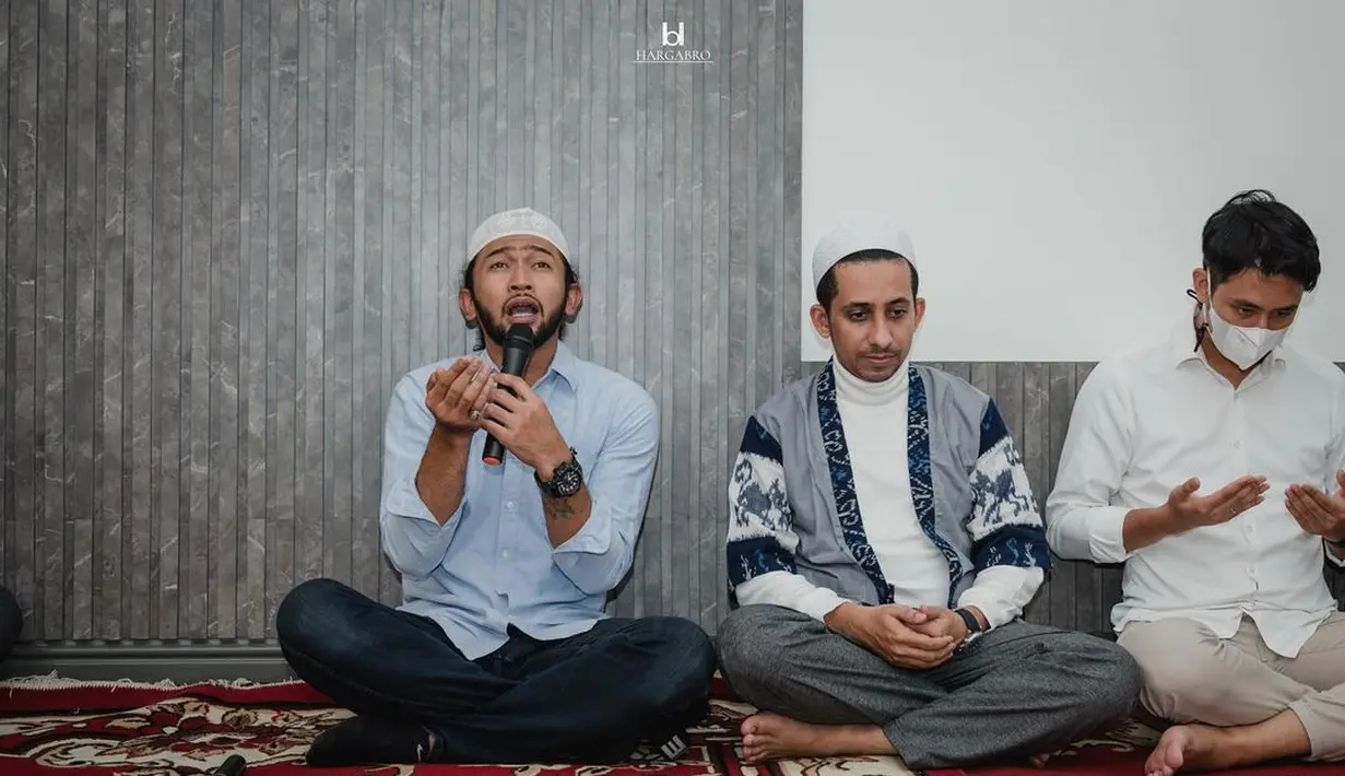 Aktris Syifa Hadju baru saja membeli rumah barunya. Tak lupa, dia pun menggelar syukuran agar rumahnya dipenuhi dengan kebaikan dan berkah. (Instagram/syifahadjureal).