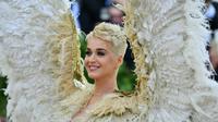 Katy Perry tampil memukau bak malaikat di Met Gala 2018. Angela WEISS / AFP)