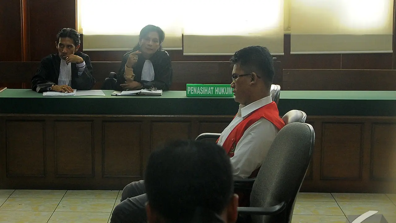  Ekspresi Pembunuh Ade Sara Saat Dituntut Penjara Seumur Hidup