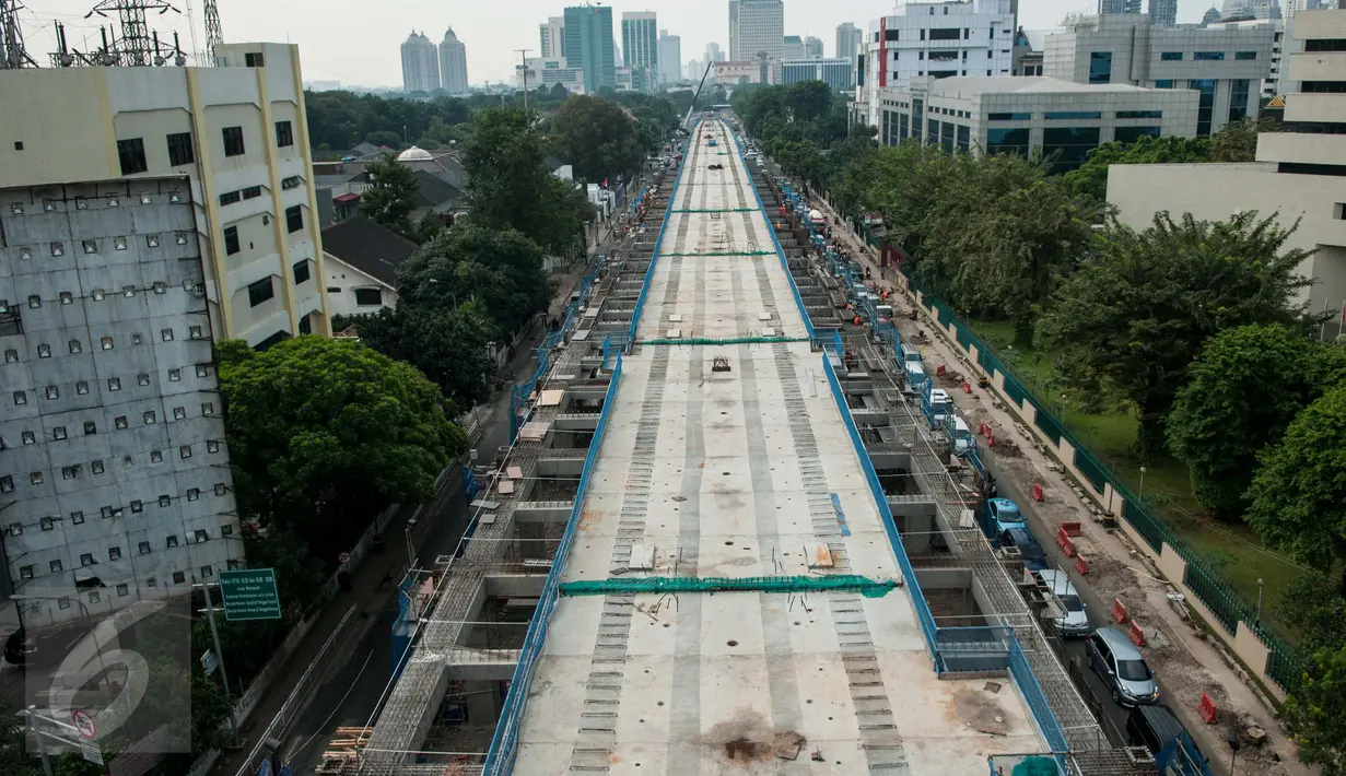 Pemerintah berharap dengan adanya pembangunan kawasan properti terintegrasi berbasis transportasi bisa mendorong pertumbuhan ekonomi di kawasan sekitarnya, Jakarta, Senin (15/5). (Liputan6.com/Gempur M Surya)