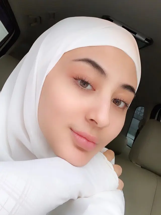 6 Potret Margin Winaya Tunangan Ali Syakieb saat Berhijab, Makin Cantik
