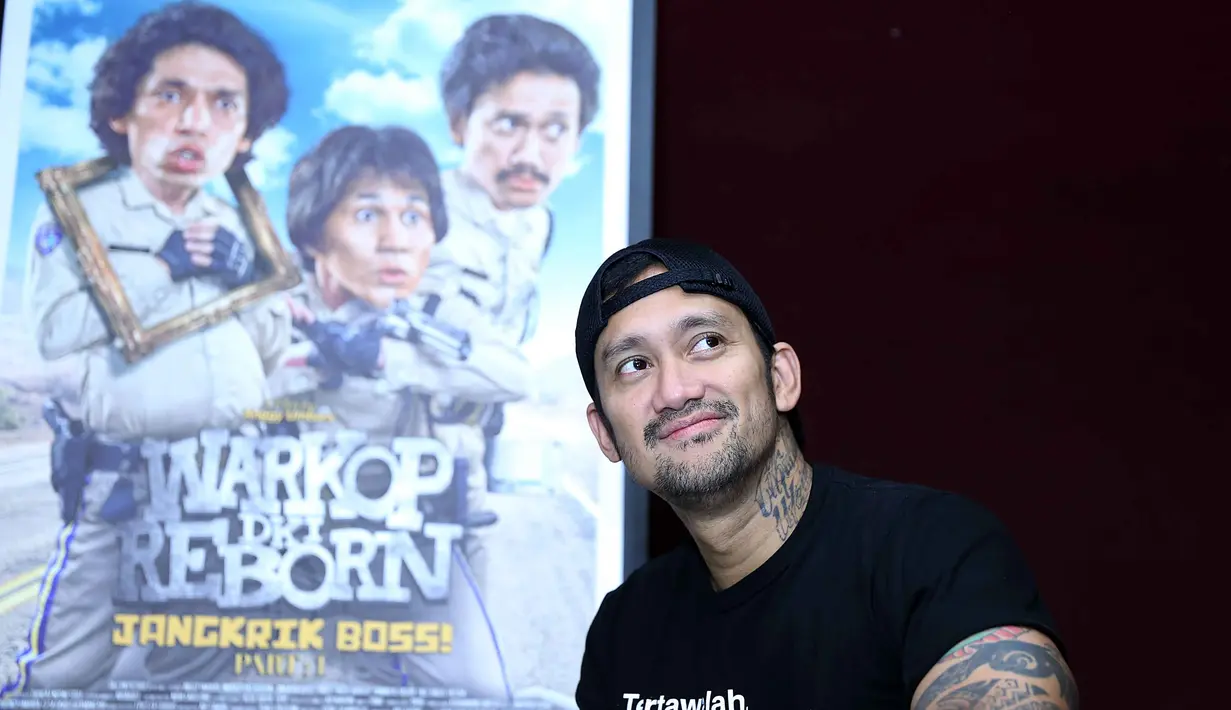 Film Warkop DKI Reborn juga menarik perhatian Presiden Joko Widodo alias Jokowi. Pada Sabtu (10/9) malam presiden menonton film yang dibintangi Tora Sudiro, Vino G Bastian dan Abimana di bioksop Lippo Mall Plaza, Bogor. (Nurwahyunan/Bintang.com)