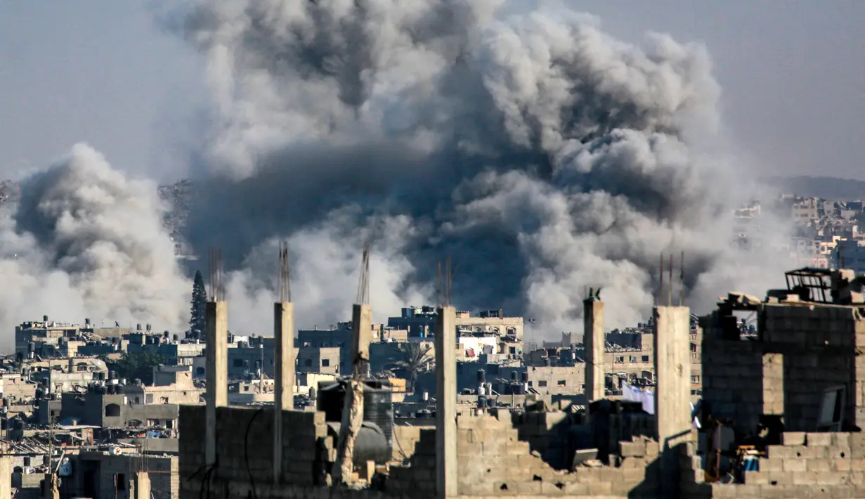 Terbaru, dua serangan udara Israel dilaporkan menghantam wilayah Jalur Gaza pada Rabu (9/7/2025) dini hari. (Bashar TALEB/AFP)