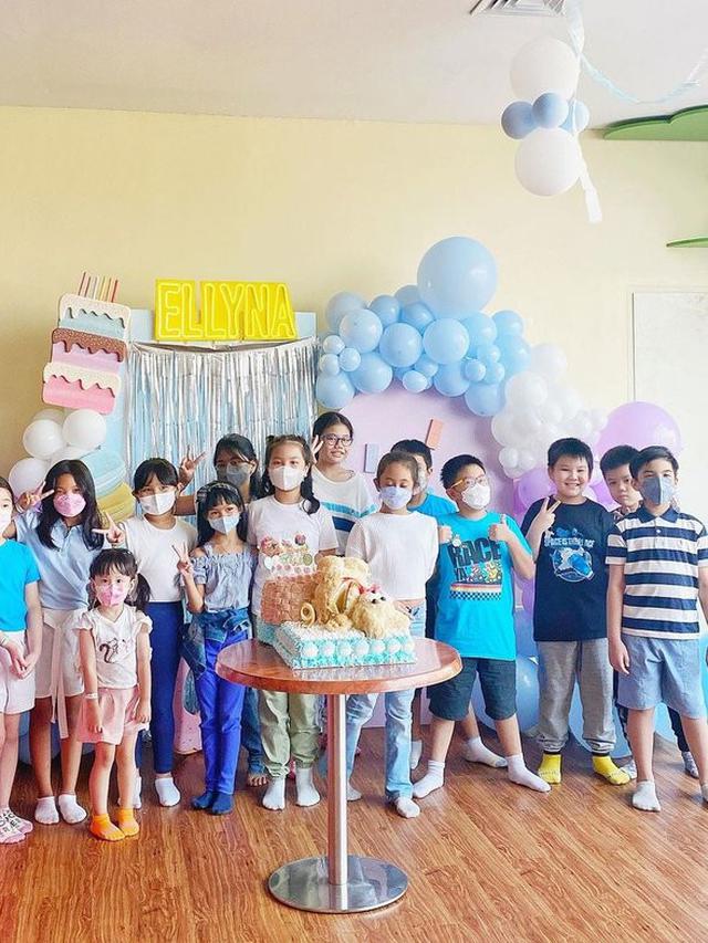 Akur Meski Cerai, Ini 7 Kebersamaan Nicky Tirta dan Liza Elly Rayakan Ultah Anak