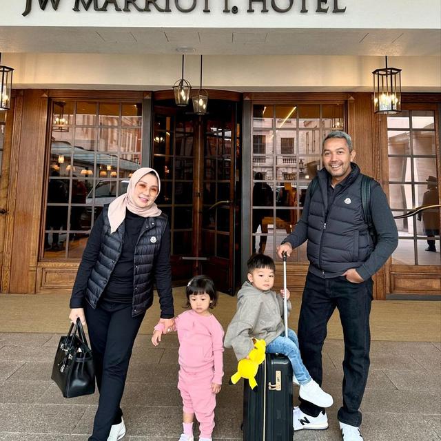 Temani Anak Babymoon, Ini 6 Potret Yora Febrina Ibu Nikita Willy Momong Dua Cucu