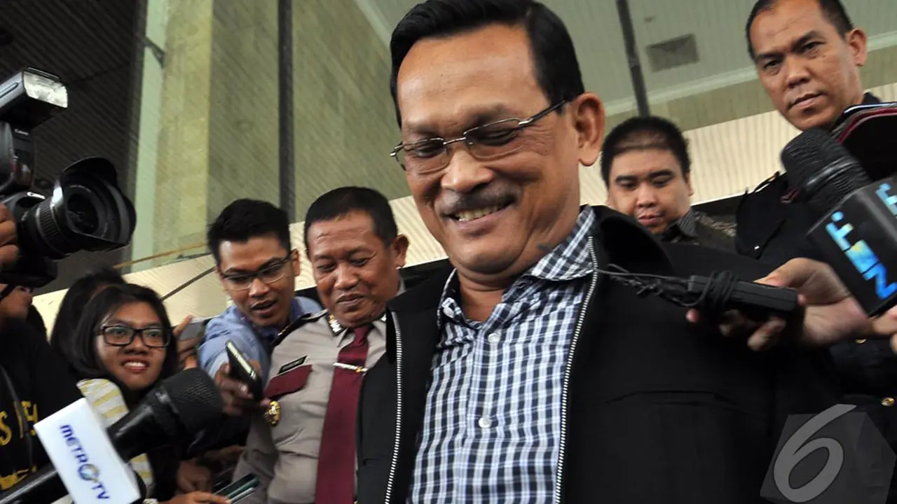 Tak Kunjung Ditahan KPK, Pejabat Ini Malah Kasih Jempol