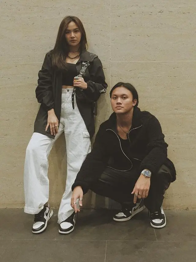FOTO: Gaya Mahalini dan Rizky Febian Pakai Outfit Couple Serba Hitam