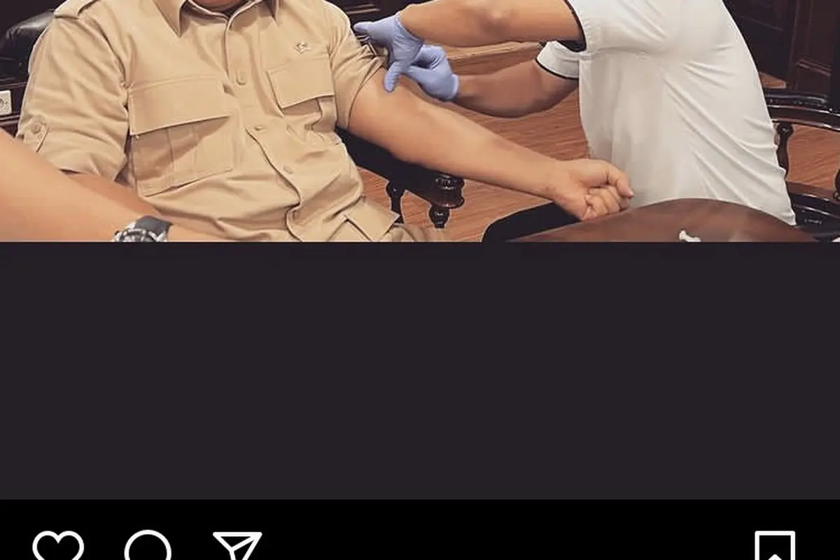 Menteri Pertahanan (Menhan) Prabowo Subianto menerima suntikan vaksin covid-19 dosis ketiga atau booster jenis vaksin Nusantara.