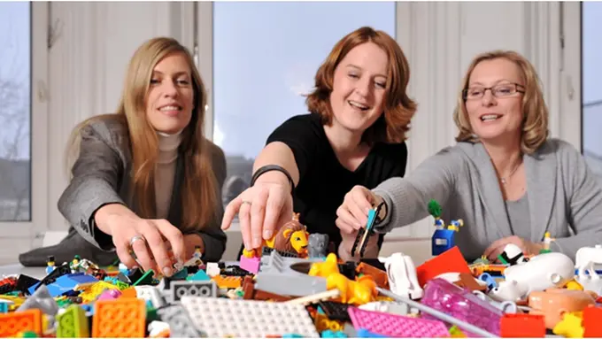 (c)strategic-play.com