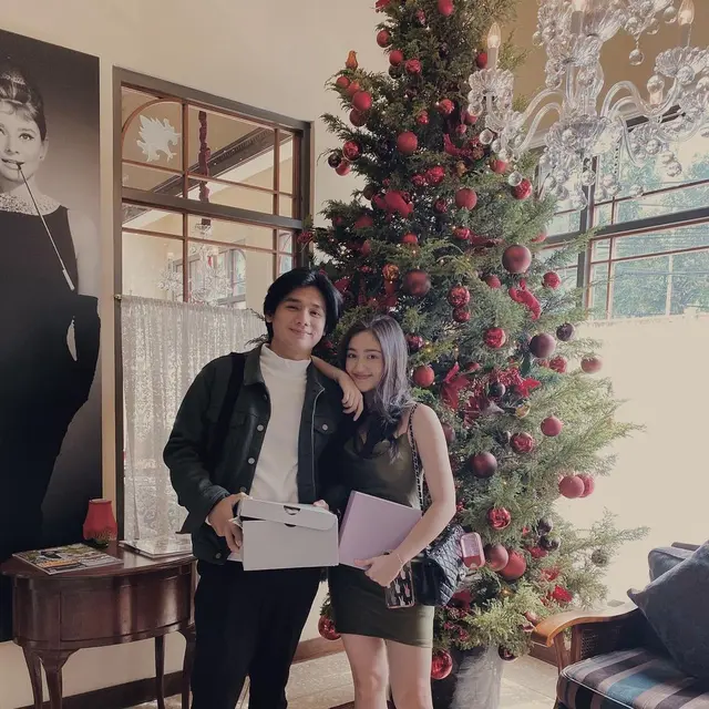 6 Momen Ranty Maria Bareng Rayn Wijaya Rayakan Natal dan Tahun Baru, Makin Dekat