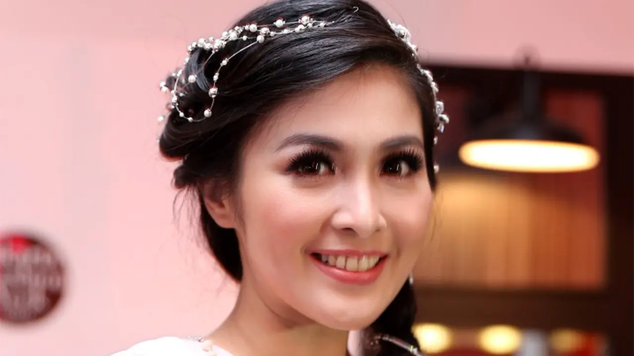 [Bintang] Sandra Dewi