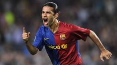 Bek Barcelona, Rafael Marquez, merayakan gol yang dicetaknya ke gawang Sporting Lisbon, pada Liga Champions di Camp Nou, Selasa (16/9/2008). Eks bintang Barcelona ini mendapat sanksi dari Departemen Keuangan AS karena kasus narkoba. (AFP/Lluis Gene)