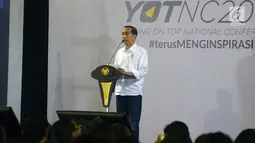 Presiden Joko Widodo memberi sambutan saat acara "Young On Top NationalConference (YOTCN) di Balai Kartini, Jakarta, Sabtu (25/8). Acara ini merupakan wadah berbagi pengalaman antara praktisi bisnis dengan para calon pembisnis. (Liputan6.com/Pool/Ist)