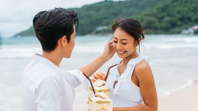 pasangan cinta bahagia