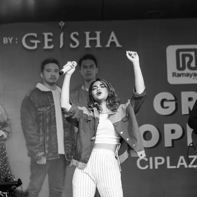 Vokalis Geisha yang masih banyak belum diketahui orang