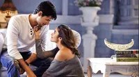 Rupanya sebelum dikabarkan berkencan dengan Ranbir Kapoor, Alia Bhatt disebut-sebut telah memiliki seorang kekasih yaitu Sidharth Malhotra. (ZeeNews)