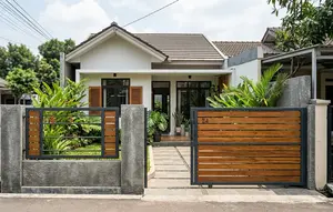 7 Inspirasi Pagar Kayu dan Besi untuk Rumah Kecil agar Fasad Lebih Menarik