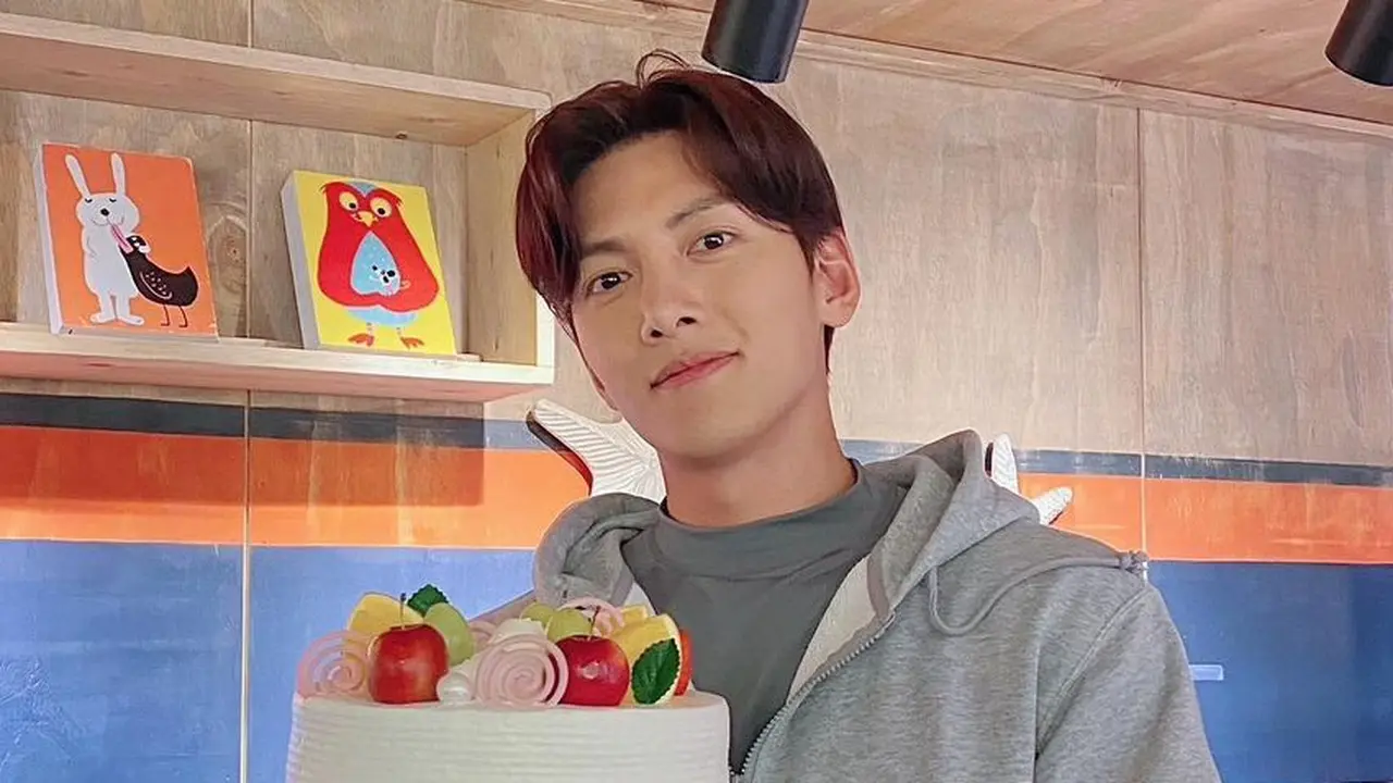 Ji Chang Wook (Instagram/ jichangwook)