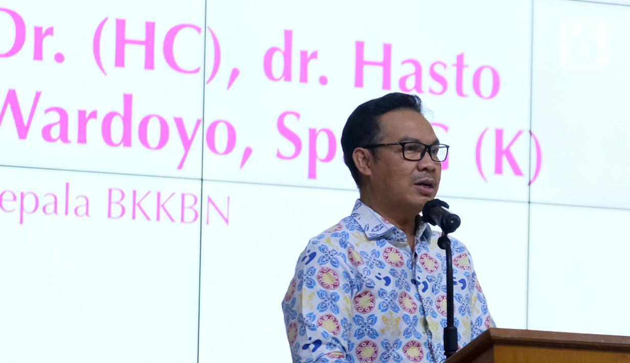 Kepala BKKBN Hasto Wardoyo memberi sambutan pada Smart Sharing di Jakarta, Selasa (4/5/2021). Program Penuruan Angka Stunting di Indonesia diisi dengan serangkaian kegiatan edukasi online maupun offline yang menjangkau dan melibatkan bidan di seluruh Indonesia. (Liputan6.com/HO/Ading)
