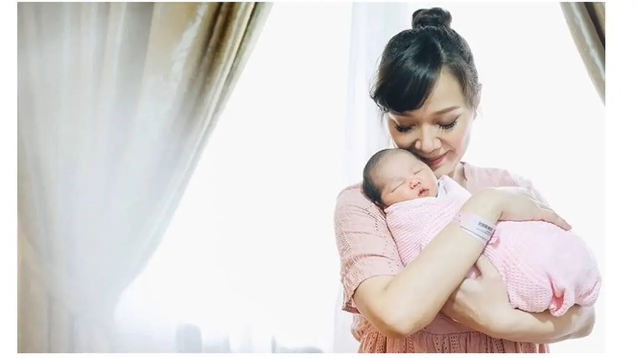 7 Potret Anak Pertama Yuanita Christiani, Parasnya Curi Perhatian